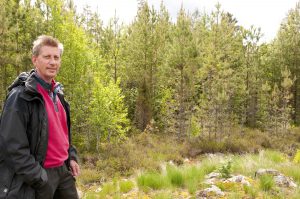 Ove Arnesson har för Skogsstyrelsens räkning lett projektet Mera tall. Erfarenheter och lyckade resultat från projektet ska nu spridas över landet. Foto: Jan Henricson