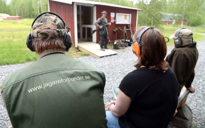 Jägarnas vapeninnehav påverkas inte särskilt mycket av förslaget till hur EU:s vapendirektiv ska implementeras. Träningsskytte med en halvautomatisk 22:a med ett magasin som rymmer mer än tio skott kommer dock inte att vara möjligt. För ett sådant magasin krävs särskilt tillstånd.