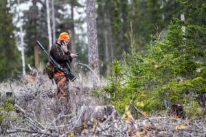 Gps-tekniken, som en gång hjälpte soldater att navigera, har blivit en räddare i nöden för oss jägare och våra hundar, skriver debattören.