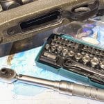 Det kan vara klokt att lägga några kronor extra på bits av bra kvalitet att använda i momentnycklarna. Överväg att köpa riktiga kvalitetsbits ­separat för de ­dimensioner du oftast använder. Över tid kan det spara skruv­skallarna. Foto: Ulf Lindroth