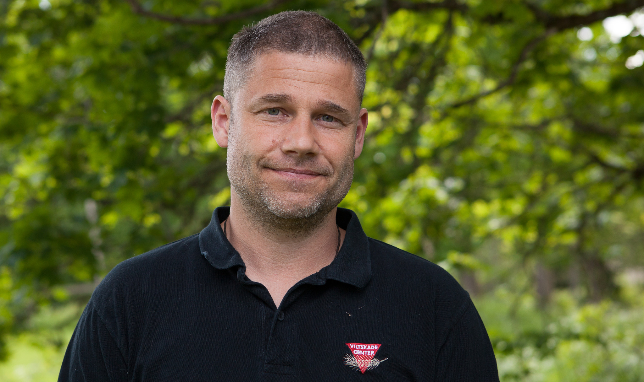 Jens Frank, forskare vid SLU Viltskadecenter, hävdade som expertvittne i rättegången i Halmstads tingsrätt att det är vanligare att vargar leker med hundar än att de angriper dem.
