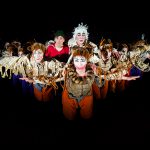 Nils Holgersson 2013, Akka (Adriana Savin), Nils (Joel Sköld), Mårten (Björn Söderbäck) och vildgässen. Foto: Håkan Larsson