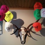 Anna-mössan är skänker 50 kronor till Cancerfonden för varje såld mössa.