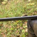 Jägarna får fortfarande vänta länge på nya vapenlicenser. Foto: Olle Olsson
