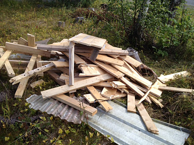 Ett av alla de jakttorn som saboterats i Jämtland det senaste året. Foto: Privat