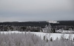 I värmländska Östmark skulle vargjakten nu varit igång, men stoppades i sista minuten. Det råder en känsla av förstämning i byn. Foto: Emil Malmborg