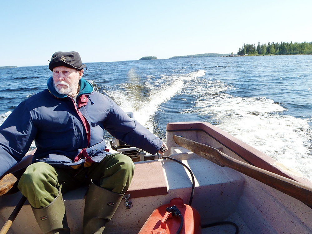 Inge Öhrnerling, Luleå, kan sin skärgård. Han konstaterar att det borde skjutas fler sälar och han önskar också att det blir tillåtet jaga vikaresäl. Foto: Niklas Lundberg