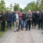 Genom Jägareförbundets allmänna uppdrag når staten ut till ett stort antal jägare, skriver riksdagens miljö- och jordbruksutskott. Bilden är från en skogskväll i Skillingaryd där jaktvårdskonsulent Elias Turesson informerade om skog, vilt och möjligheterna att skapa viltfoder. Foto: Jan Henricson