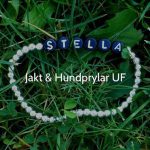 Bland annat Stella-armband säljs av det nystartade UF-företaget. Foto: Emelie Olén