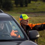 Jack Junel är en av funktionärerna som visar vägen på Bogesund. Foto: Daniel Olausson