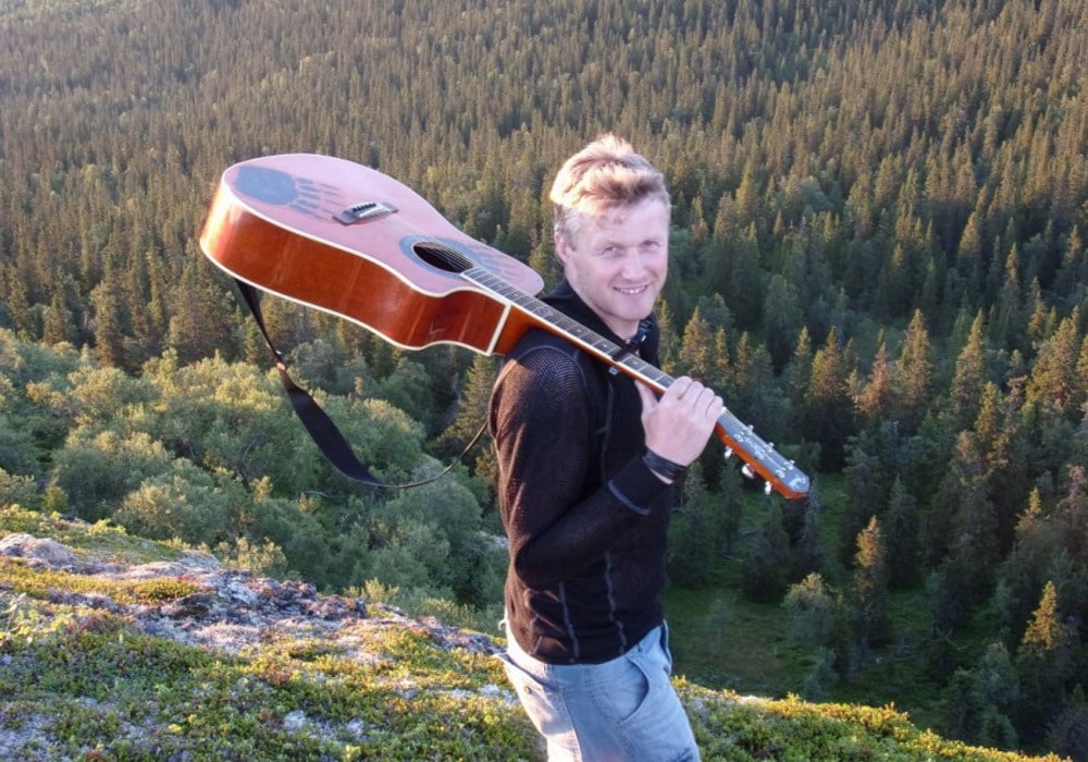 Roger Bäck – som toppat CDON:s försäljningslista med sitt album Björnens sista dans.