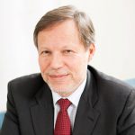 Ordföranden i Högsta förvaltningsdomstolen Mats Melin ser inga problem med att det pågår en politiskt tillsatt utredning om samma fråga som hans domstol nu ska pröva. Foto: Carl Johan Erikson