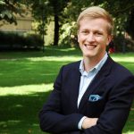 Nils Ivars, redaktör för Allt om Juridik, hjälper Svensk Jakt att reda ut begreppen kring vargjakten och juridiken. Foto: Niklas Kristoffersson