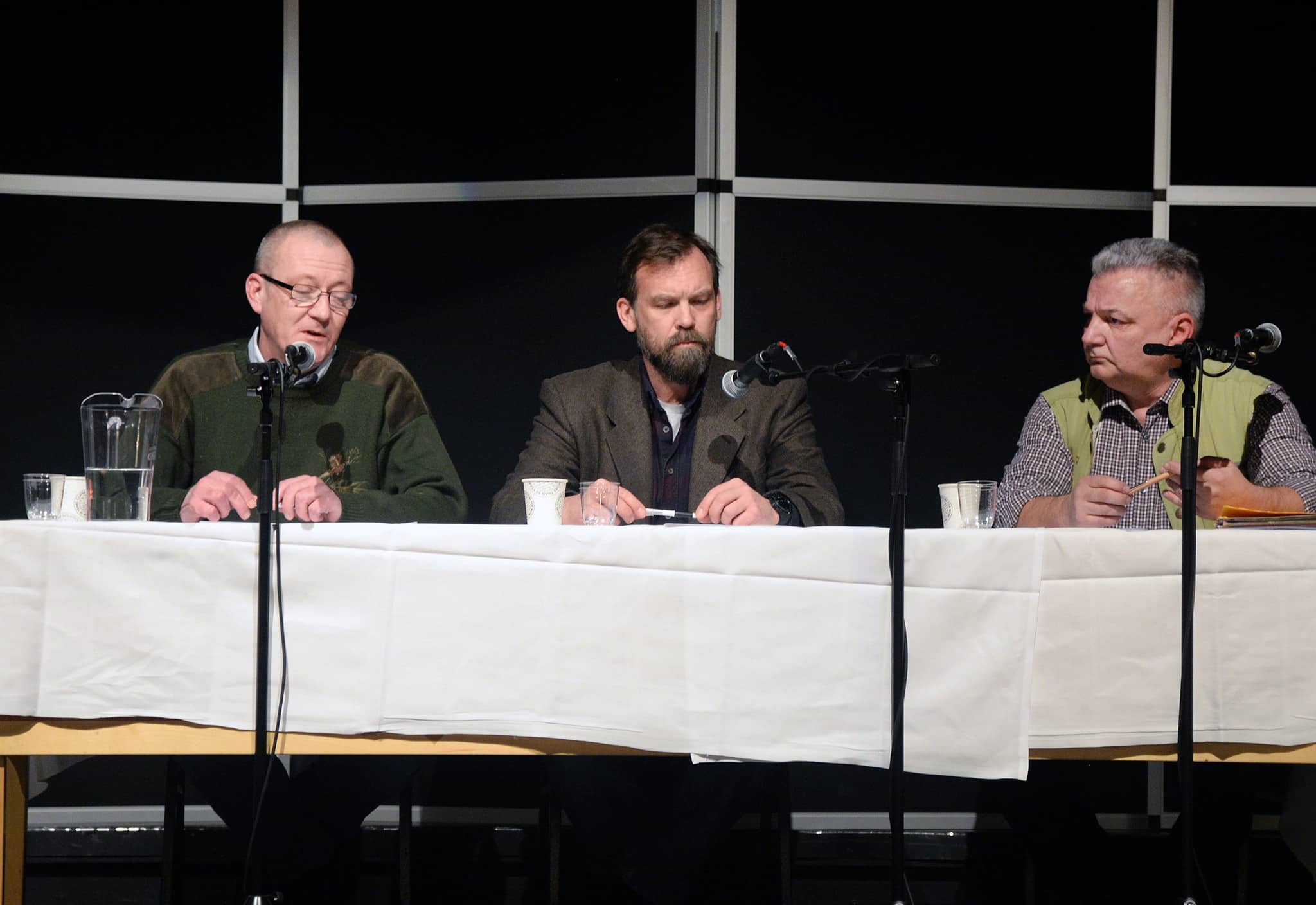 Michael Fossum, Ulf Lindroth och Hans Geibrink menar att fjällfrågan långt ifrån är löst, trots regeringsförslaget. Trion är överens om målet men har lite olika förslag om hur man ska lösa frågan med upplåtelsesystemet. Foto: Lars-Henrik Andersson