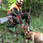 Omaro Koyuncu strålar av jaktglädje efter att ha nedlagt sitt jägarlivs första råbock. Foto: Privat