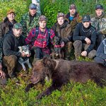 Björnjägarna från Furudal i samband med en av årets, hittills, lyckade björnjakter. Foto: Torbjörn Lektell