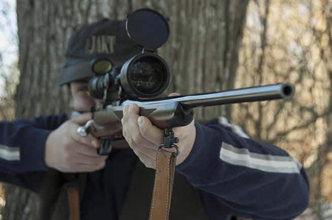 Polisens hantering av ansökningar om vapenlicens sköts mycket dåligt, anser insändarskribenten. Foto: Jan Henricson