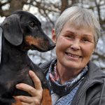 Korthåriga taxen Ludvig-Ludde och hans ägare Solveig Ekelund tog hem segern i Småhunds-SM igår. Bilden tagen då de kom trea på taxarnas eget SM tidigare i månaden. Foto: Eva von Celsing