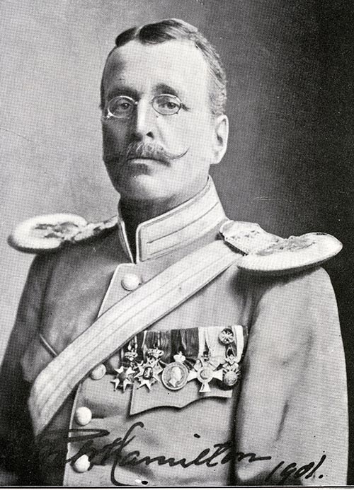 Svenska kennelklubbens stiftare och förste ordförande var hovjägmästare greve Adolf Patrik Hamilton.