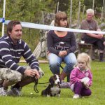 Barn som vuxit upp med hund löper 13 procents lägre risk att utveckla astma. Foto: Bertil Lundvik