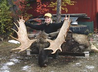 Camilla Hellsten från Vilhelmina med sin mycket fina 19-taggade guldtjur. Foto: Conny Hellsten