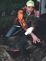 Jan Mathson blev anfallen och rejält tilltufsad av ett skadskjutet vildsvin. Foto: Mickan Thor