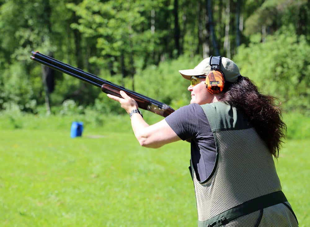 Erika Lindquist tycker att tjejskytte är ett bra sätt att få fler kvinnliga jägare. Foto: Ola Antonsson
